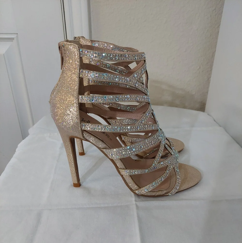 NWOB Bella Marie Sparkling Strappy Cage Heels - Gold 6.5 - Picture 2 of 9